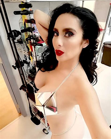 Sugey Abrego Fans Vip
