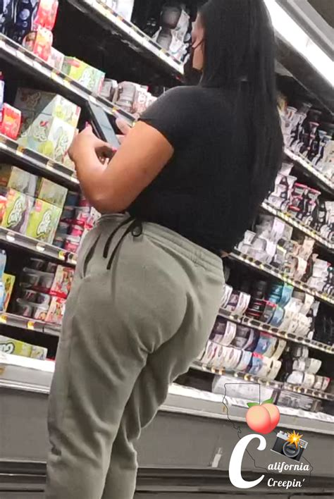 Cute Latina bending over - Spandex, Leggings & Yoga Pants - Forum