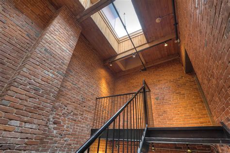 Immeuble impressionant au point de vue historique et cachet