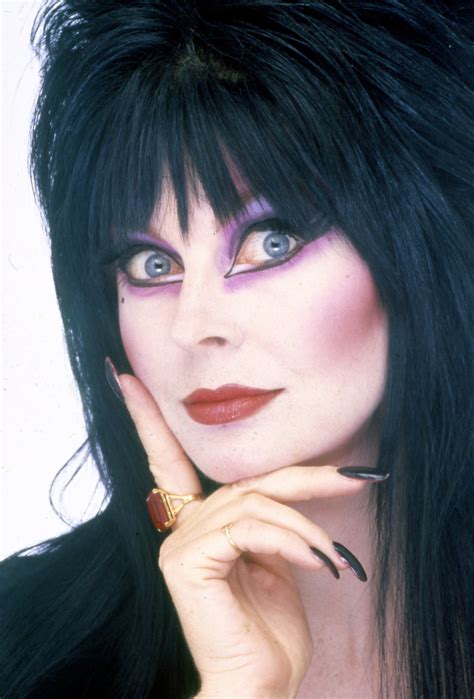 Cassandra Peterson – Elvira – Gal's Guide