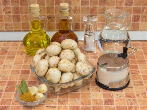 Маринованные шампиньоны