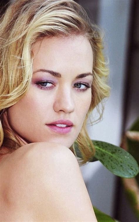 1200x1920 Yvonne Strahovski Elegant Wallpapers 1200x1920 Resolution