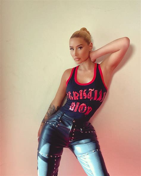 Iggy Azalea Receives Marriage Proposal In Underboob Bikini