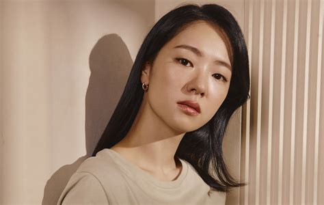 jeon yeo  recalls tourists screaming  filming kiss scene