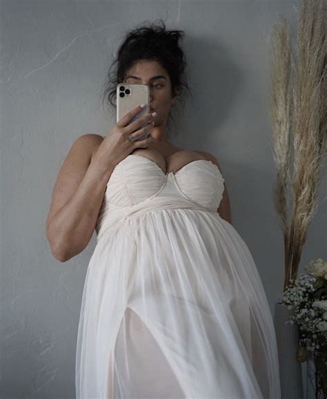 instagram: lateciat | Pretty girl face, Femininity aesthetic, Boho outfits