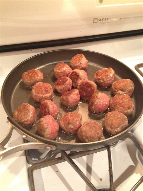 Frankie's Millennial Blog: Meatballs Parmesan
