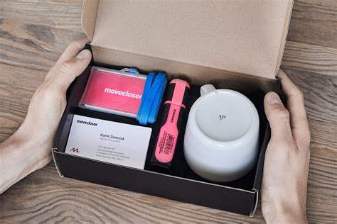 8 Ideas For A Memorable Onboarding Box Set | Packhelp