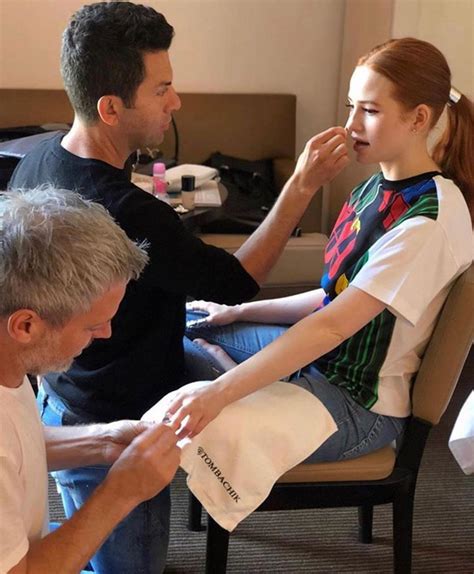 أزياء كيلي كابوفسكي وزاك موريس