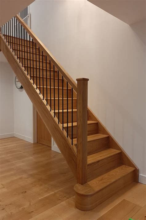 OAK STRAIGHT STAIRCASE WITH ELEMENTS BLACK SPINDLES | Oak stairs, Metal ...