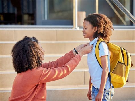 kids helping school images    freepik