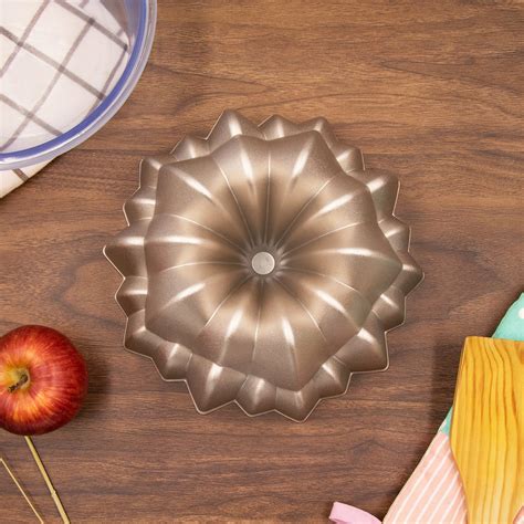 cast aluminum bundt cake pan 1
