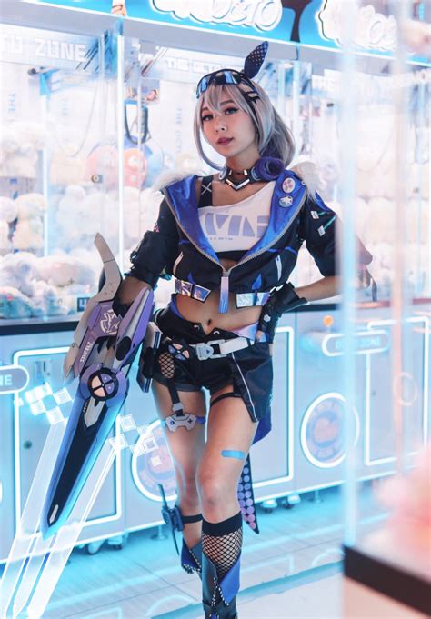 Silver Wolf by LenaLemon : r/cosplaygirls