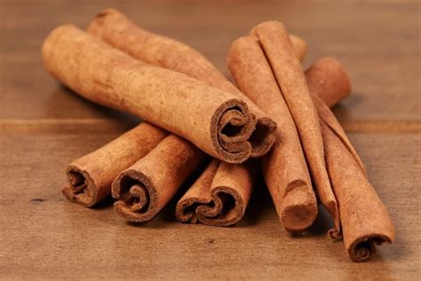 cinnamon    tree bark  spice jar