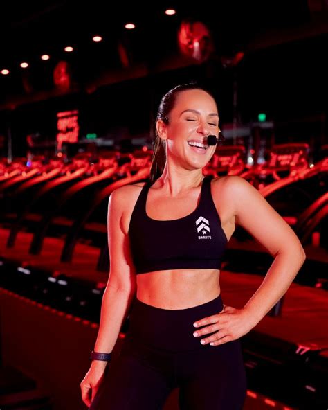 N I K I K I S | EVERY SINGLE TIME 🎄😂 | Instagram