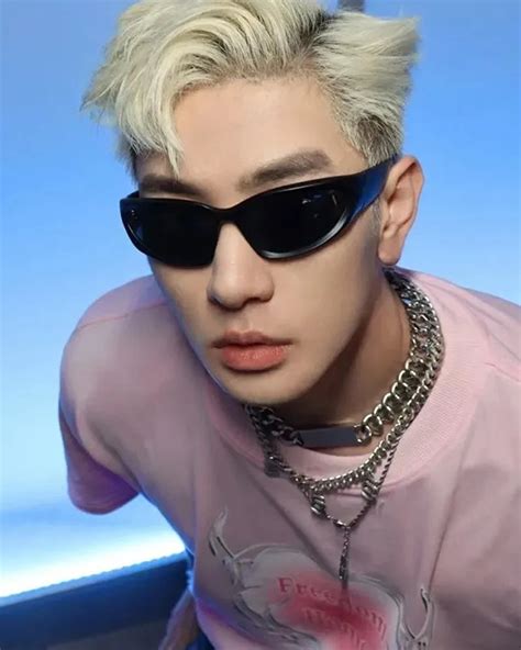 Black Y2K Sunglasses | Y2K Outfits