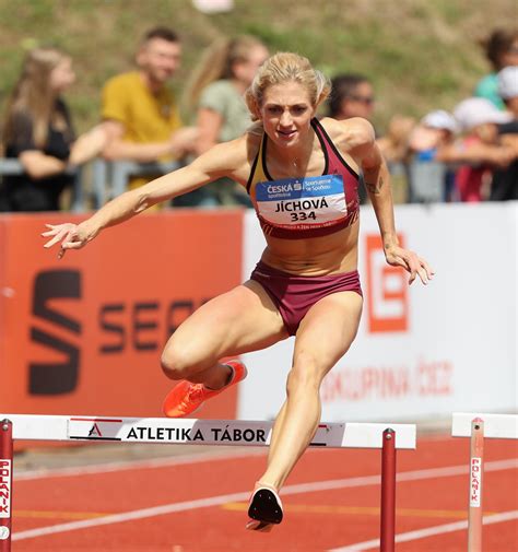 Track and field image – Artofit