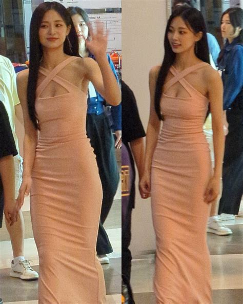 Tzuyu in this dress is so insane 😍 😍 😍 : r/Twice_Fap