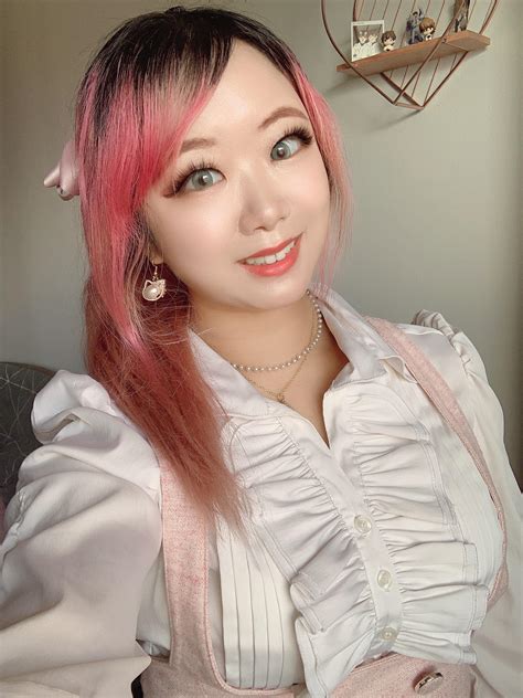 Smile!! : r/happygirls