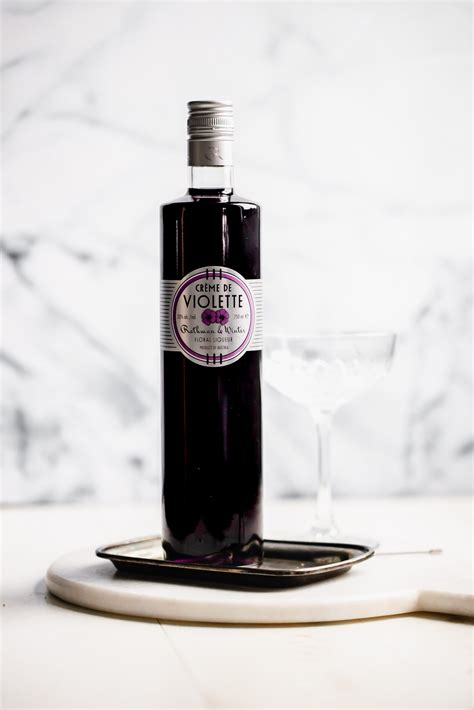 17+ Best Creme de Violette Cocktails - Platings + Pairings