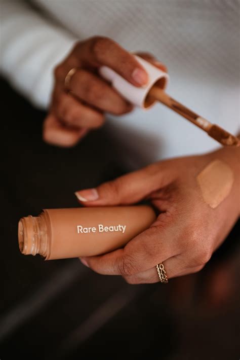 How to Find the Right Foundation Shade Online and In Store - Feel