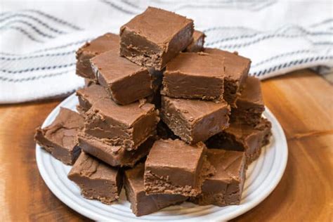 Easy Fantasy Fudge Recipe (Jet Puffed)