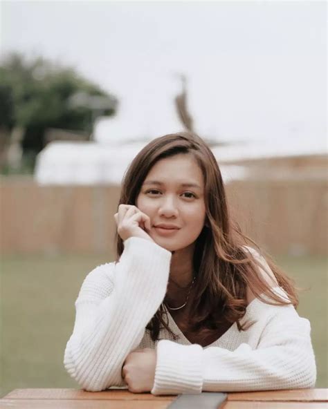 pesona dea annisa  makeup bukti cantik natural
