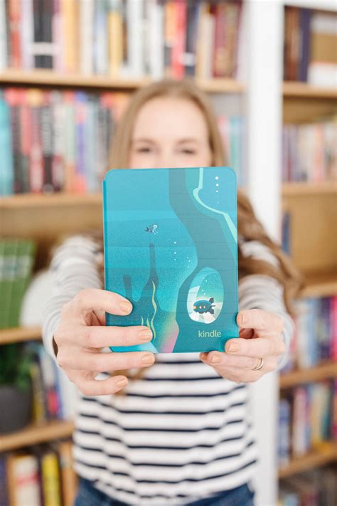 Everything you should know about a Basic Kindle vs Kindle Paperwhite