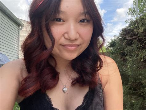[19F] Both facial and body dysmorphia - unaware of how others *truly