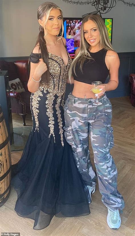 Holly Hagan speaks out on heartbreaking dying of sister for first time