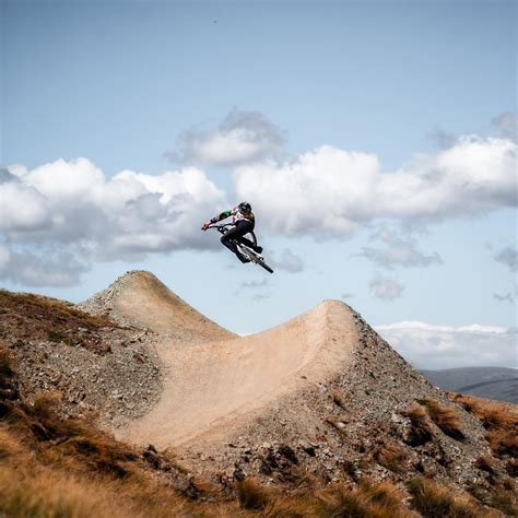 mountain biking  zealand moxie travel