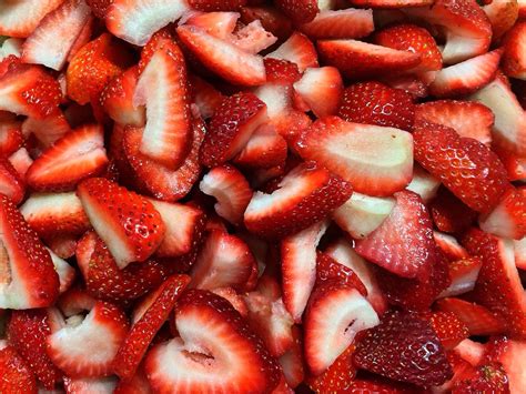 1366x768 wallpaper | sliced strawberries | Peakpx