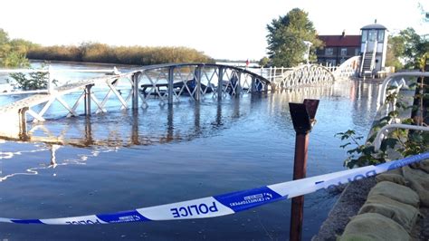 Water levels drop after floods hit Cawood bridge - ITV News