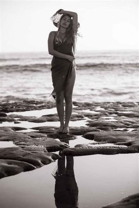 Lia Marie Johnson – Beach Photoshoot 2015 – celebsla.com