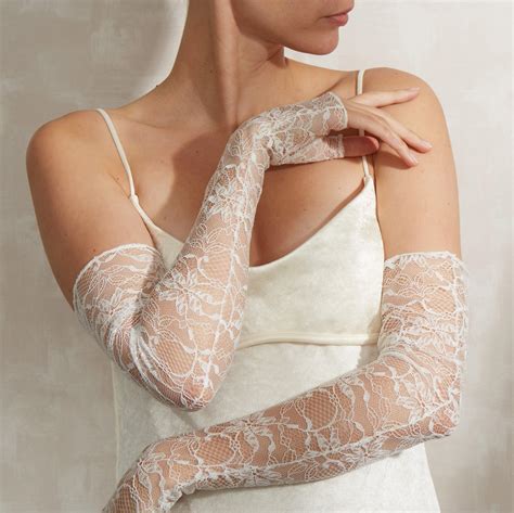 Lace gloves | Black & White Lace Gloves | Cornelia James
