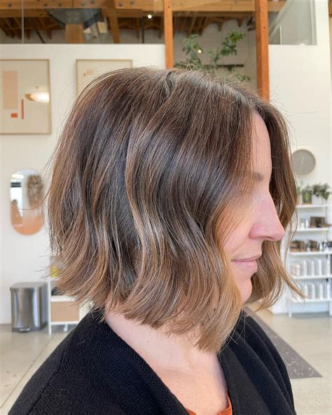 25 Sharp Wavy Bob Hair Ideas That Fit – CreativeBooster