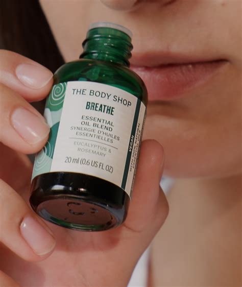 Как да използваме ароматни масла | The Body Shop