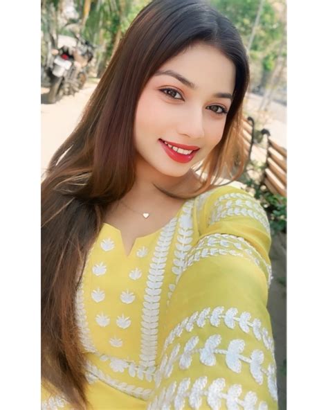 Nisha Roy | 🥰💛💫🧿..... | Instagram