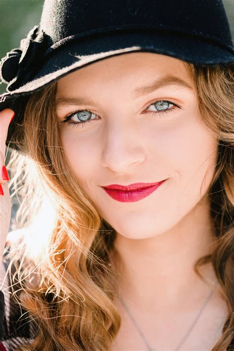 Portfolio | Stephanie Marie Photography | Senior Portraits - Serving