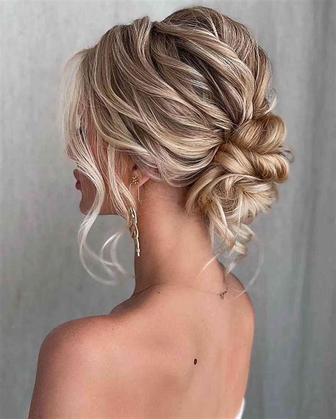 Master the secret of updos for shoulder length hair today 32
