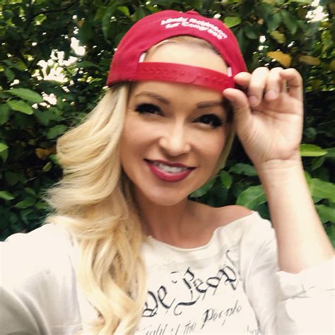 Mindy Robinson - Mindy Robinson added a new photo.