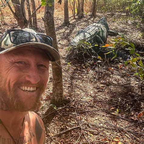 WHAT DO SALTWATER CROCODILES DO IN A CYCLONE!? 1• Where possible