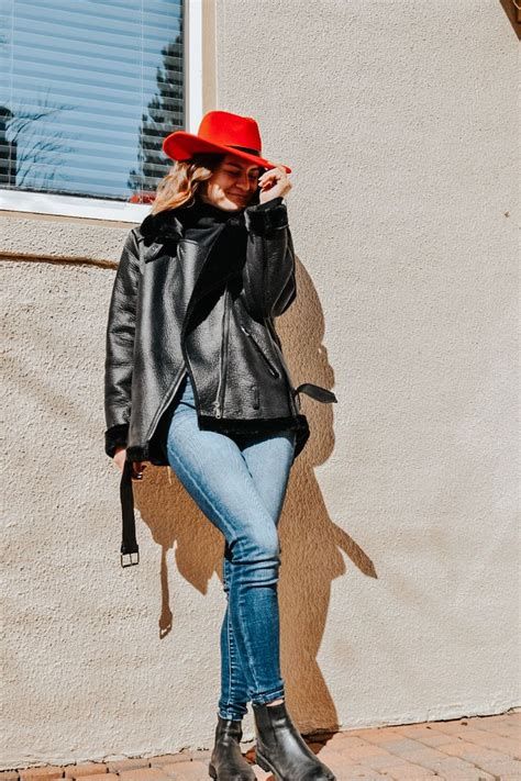 Red hat, bohemian hat, black boots, Buckle skinny jeans, black leather ...