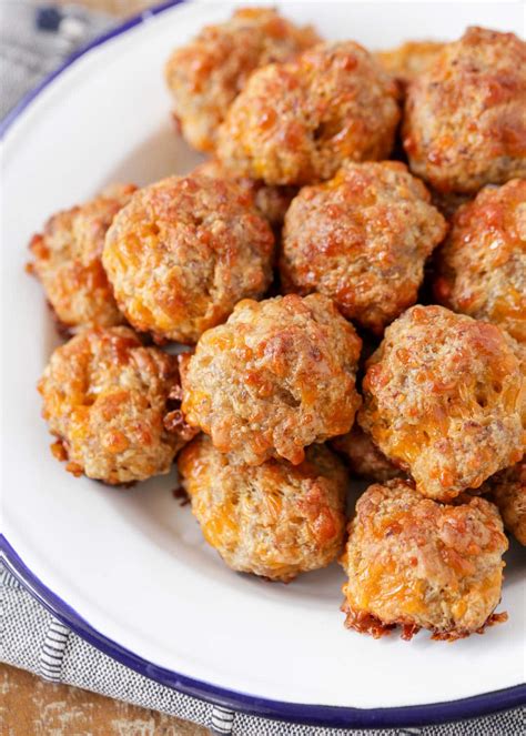 Cream Cheese Sausage Balls {4 Ingredients!!} | Lil' Luna