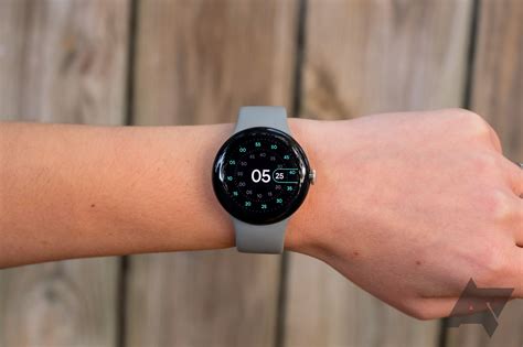 How to make calls on a Google Pixel Watch or Samsung Galaxy Watch