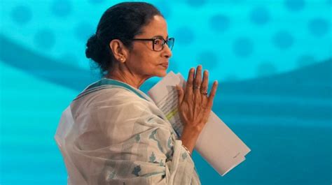 mamata banerjees jog  saree  walk  londons hyde park