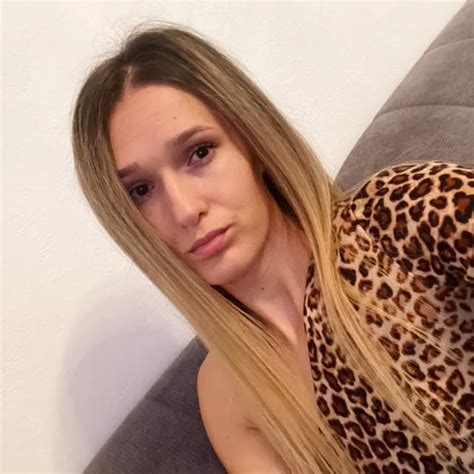 andreea chipcea atandreeaaaach threads