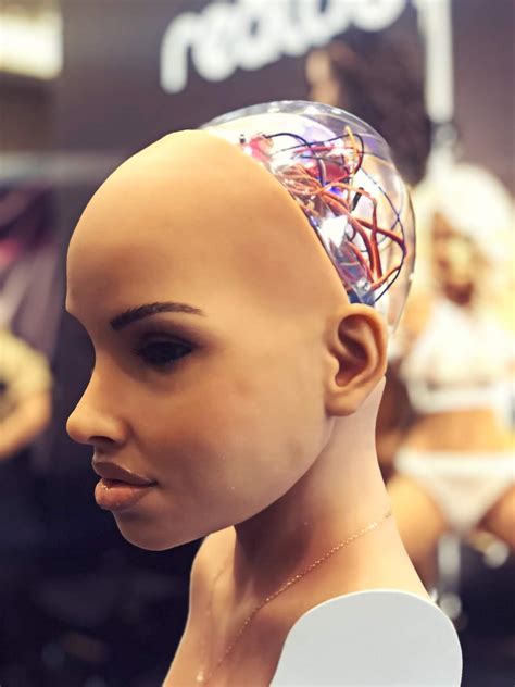 Robotic Sex Doll Head at AVN Expo in Las Vegas : r/pics