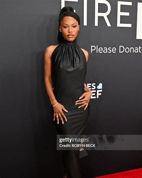 Quenlin Blackwell | Mother(me) spotted on the GRAMMYS CARPET HELLOOOOOO