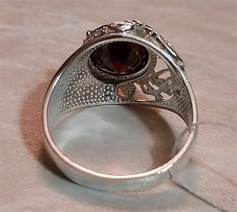Серебряный перстень с крупным фианитом «Спаси и сохрани» купить в