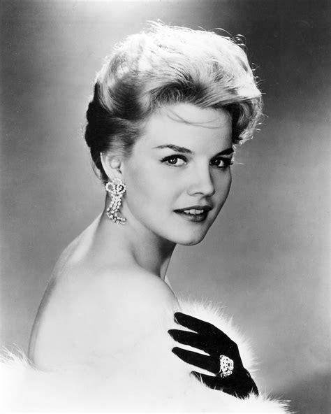Carroll Baker (33 фото) » Страница 2 » Картины, художники, фотографы на